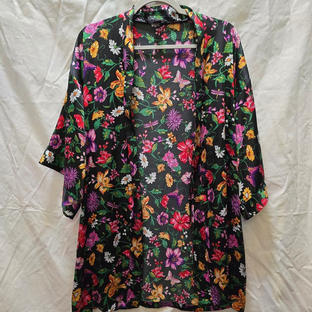 Victoria's Secret black satin floral kimono short robe small/medium